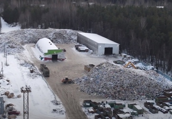 Огромная гора отходов образовалась в Ломоносовском районе из-за нарушений подрядчика НЭО