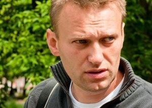 Навальный посмеялся над атакой хулиганов и сам вымазался зеленкой