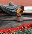 Несмотря на дождь, Путин почтил память погибших в ВОВ с непокрытой головой