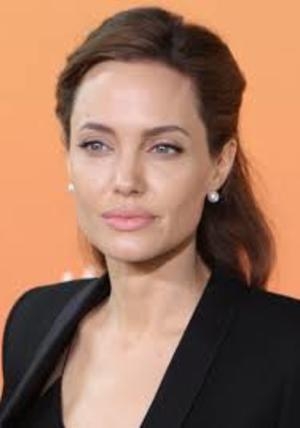 Названа причина худобы Анджелины Джоли