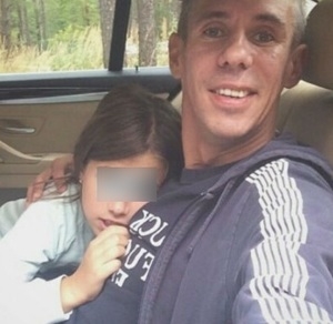 Дочка Алексея Панина сняла на мобильный, как он пьяный гоняется за ней