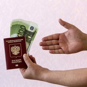 В России вступили в силу новые правила снятия запрета на выезд должников