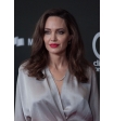 Анджелина Джоли вышла в мини и ужаснула фанатов 