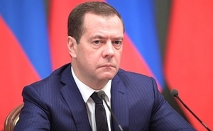 Медведев поручил проработать вопрос о регистрации самозанятых граждан