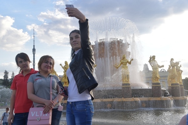 Шантаж с интимными фото не удался: у 17-летней девушки из Тольятти оказались железные нервы