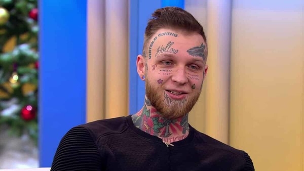 Сын Елены Яковлевой обновил татуированное лицо ко дню рождения мамы