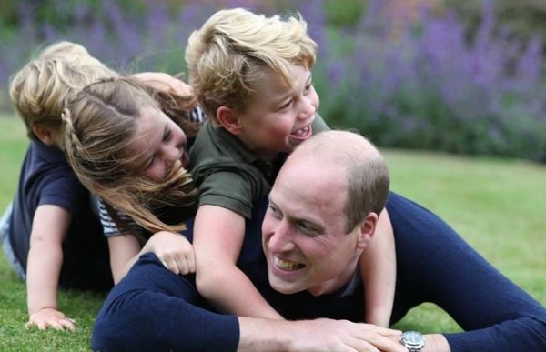 Дети принца Уильяма открыто обратились к покойной Диане Спенсер: 