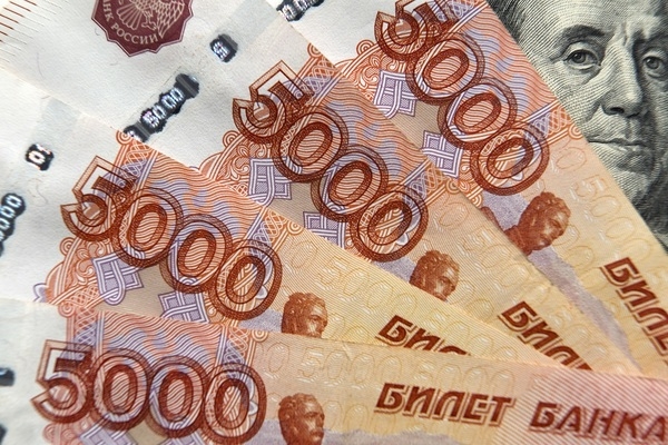 В Татарстане мошенники добрались до денег матери через доверчивую дочку
