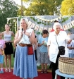 Экс-глава МИД Австрии Карин Кнайсль, с которой танцевал Путин, поселилась в рязанской деревне