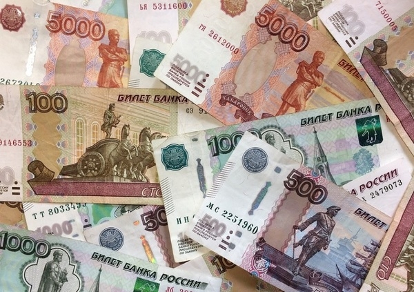 Объем выданных в России кредитов превысил 100 трлн рублей
