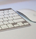 Apple готовит новые беспроводные мышь и клавиатуру