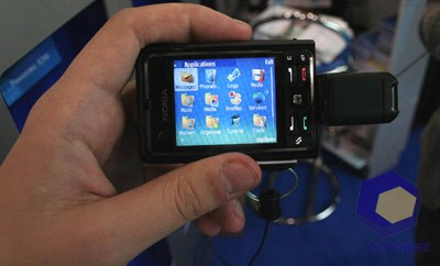 Nokia 3250 на выставке Symbian Expo 2005