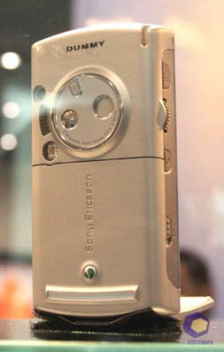 Sony Ericsson P990i на выставке Symbian Expo 2005