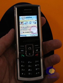 Samsung SGH-D720 на выставке Symbian Expo 2005